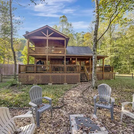 The Cozy Cabin Get Away With Hot Tub